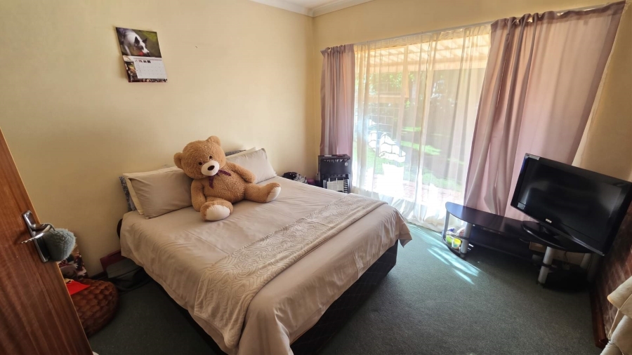 4 Bedroom Property for Sale in Pellissier Free State